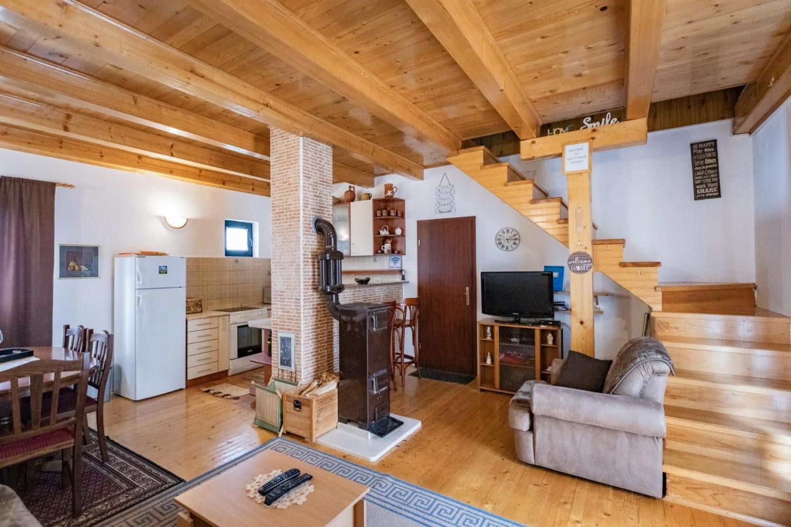 Hébergement de vacances Guest house Holiday *