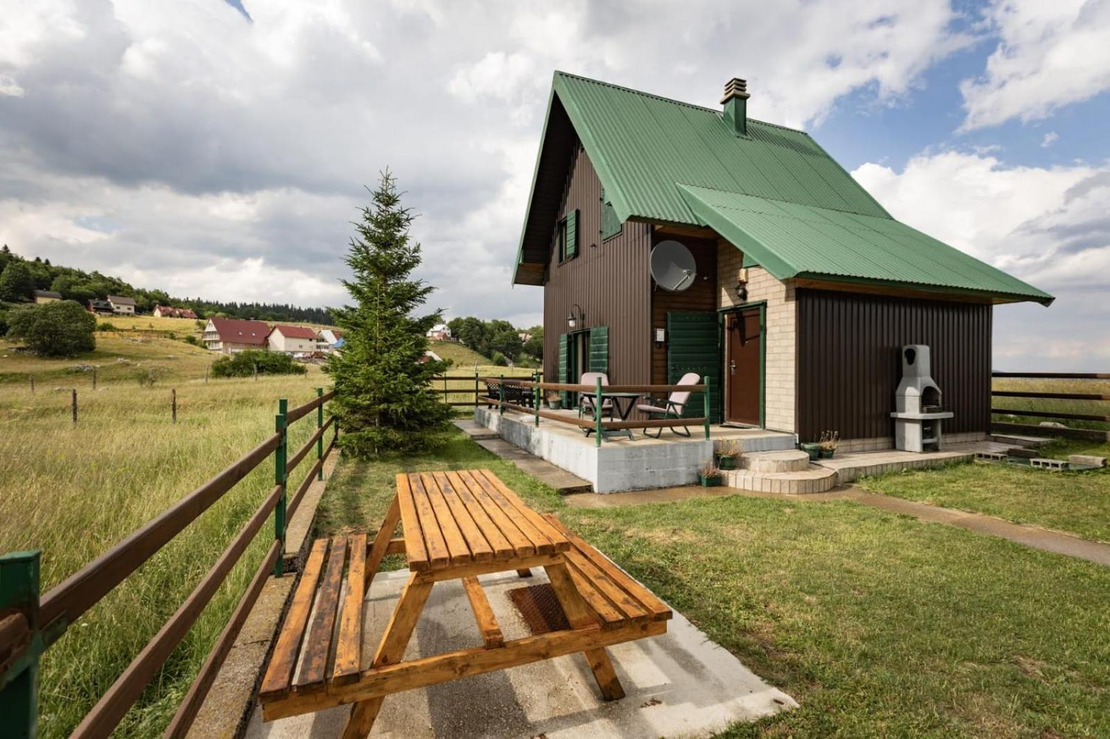 Guest House Holiday Tatil Evi Žabljak